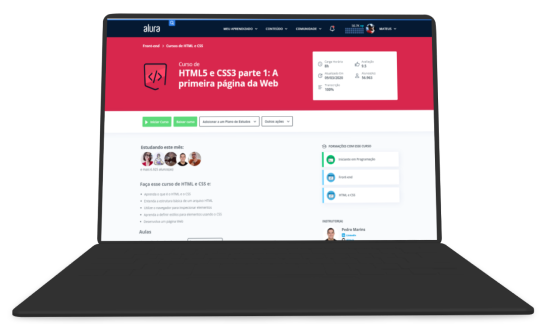 Notebook com a página da Alura no curso de HTML e CSS aberto